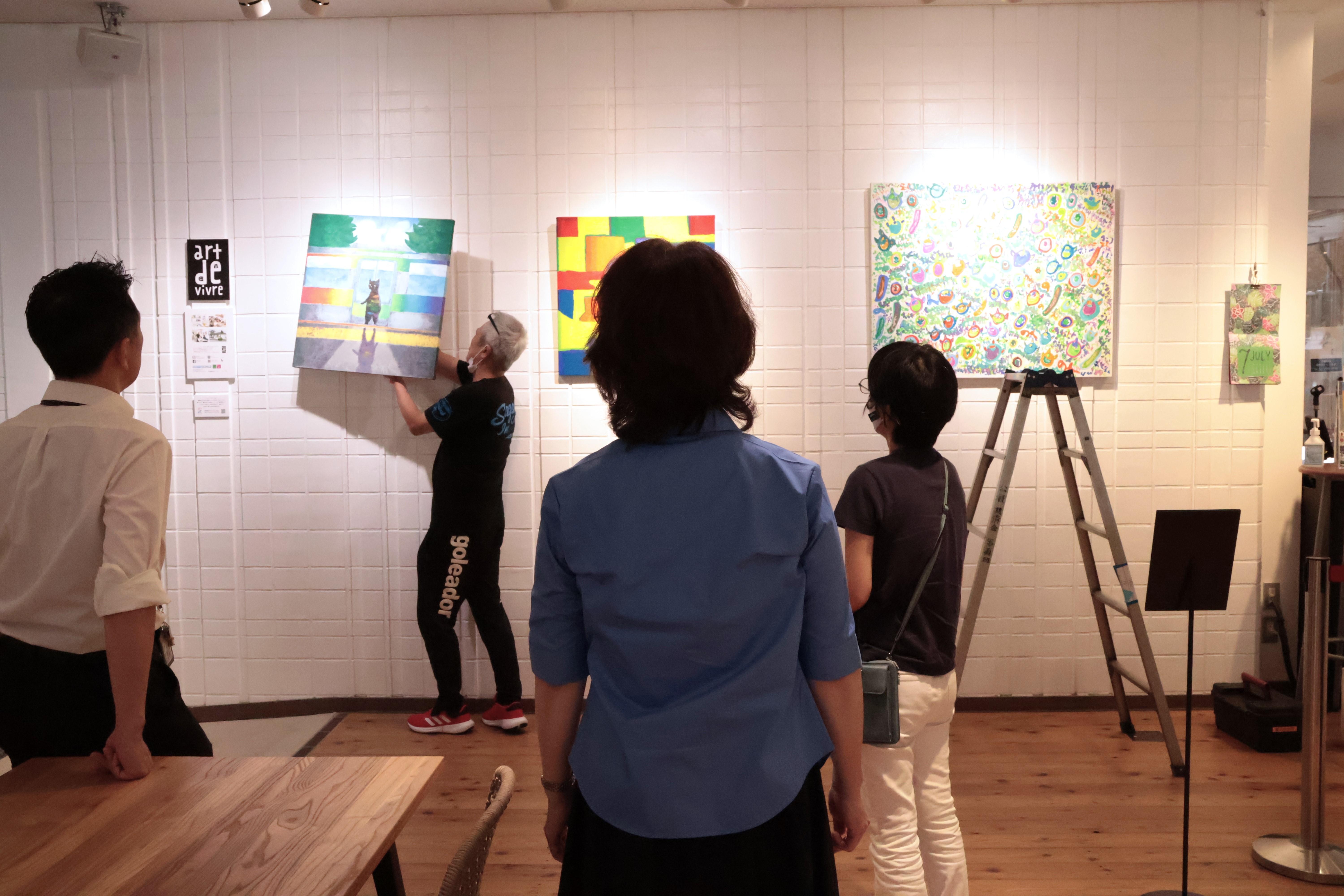 アールドヴィーヴルの絵画交換 (2).JPG