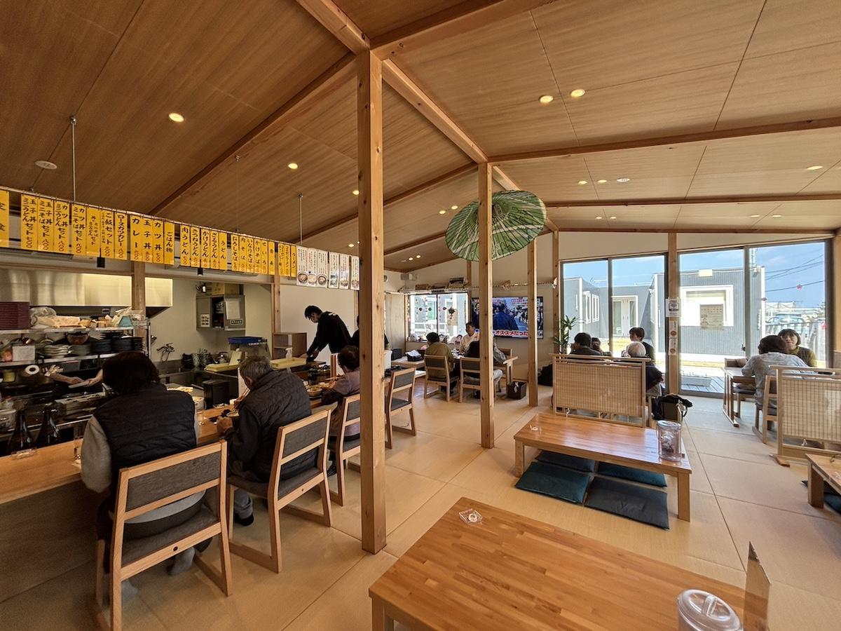 09　コミセン店内.JPG
