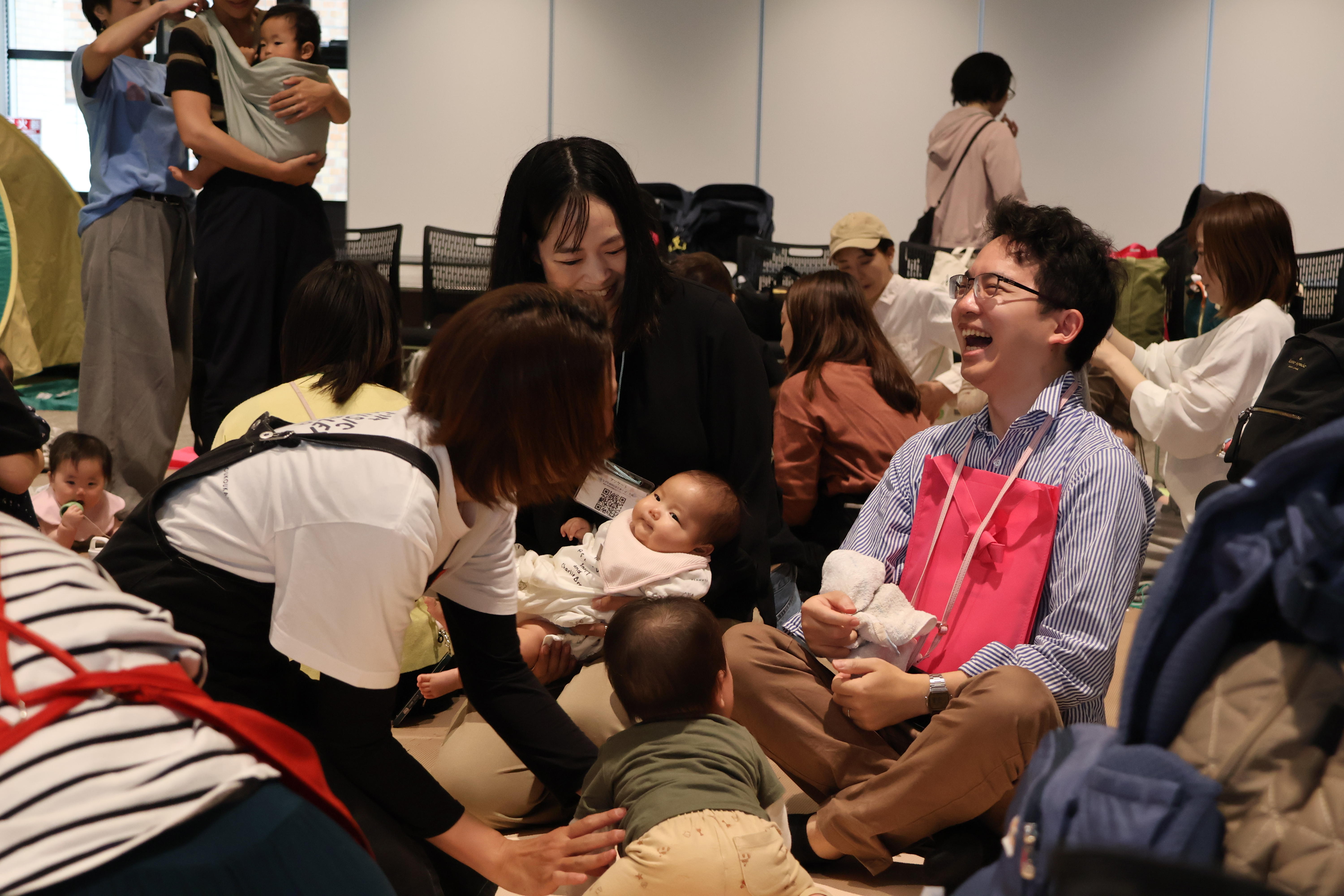 親たちの楽しそうな様子.JPG