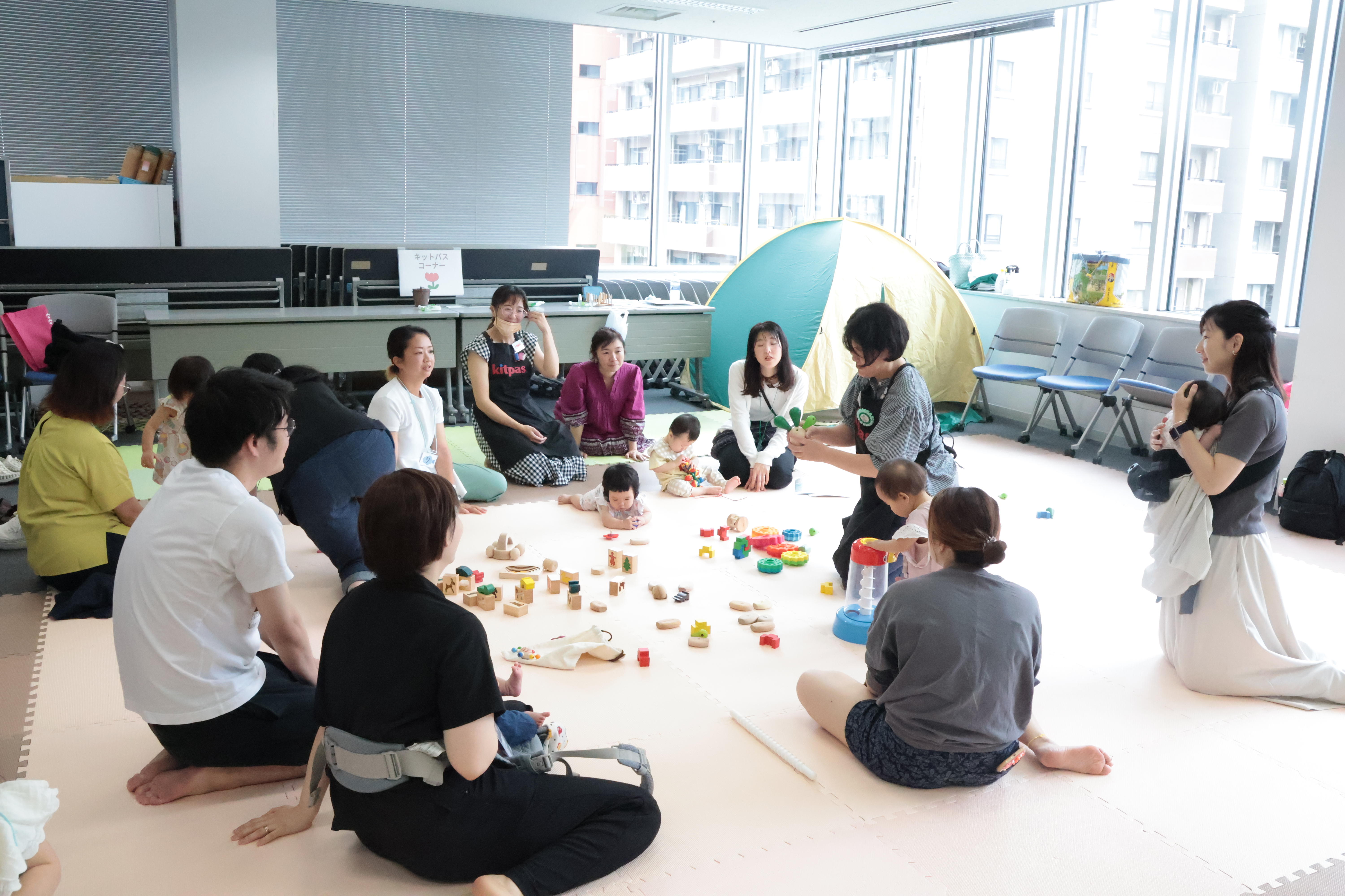 はじめてばこイベントでのおもちゃの広場.JPG
