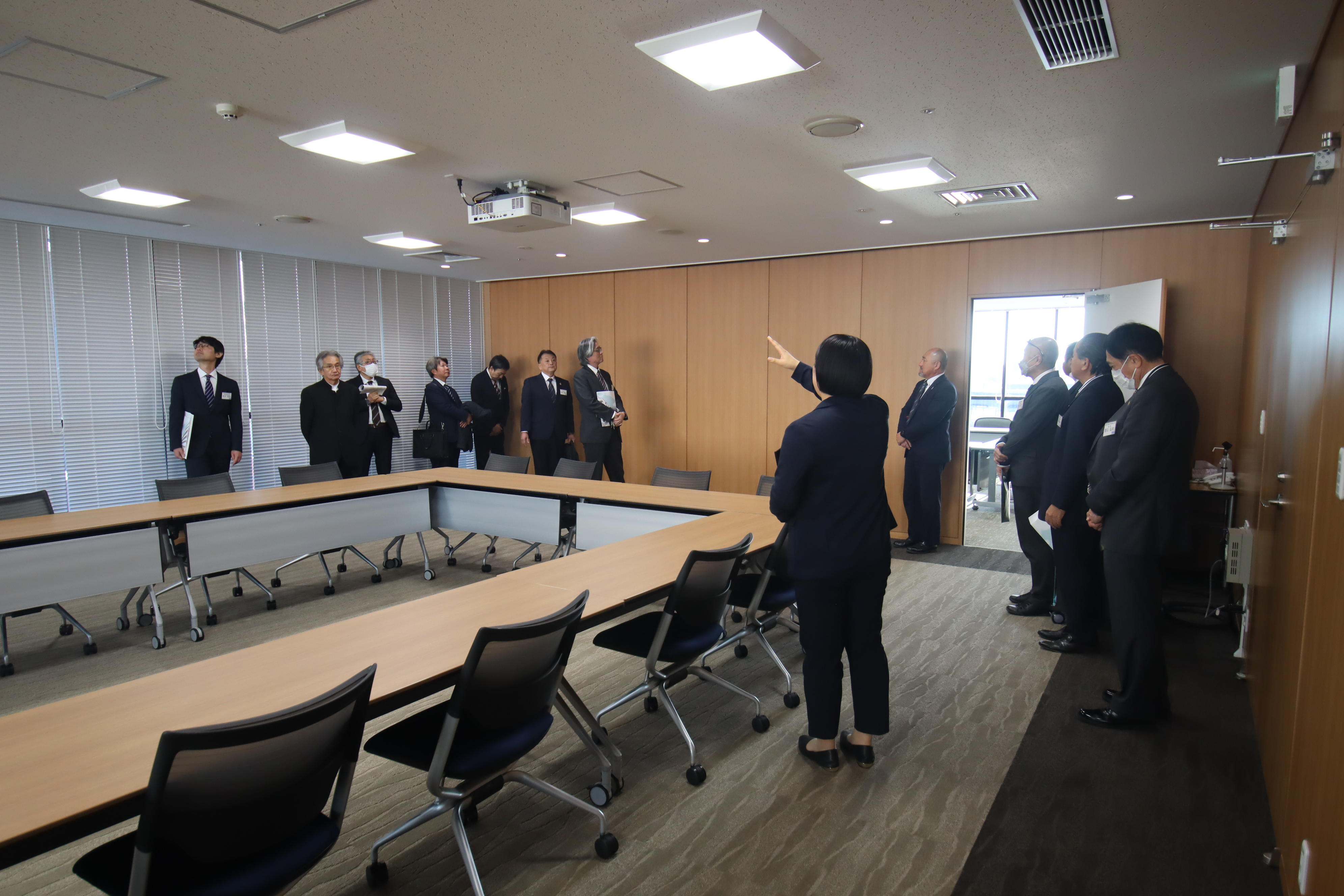 07ビル内見学会 (3).JPG