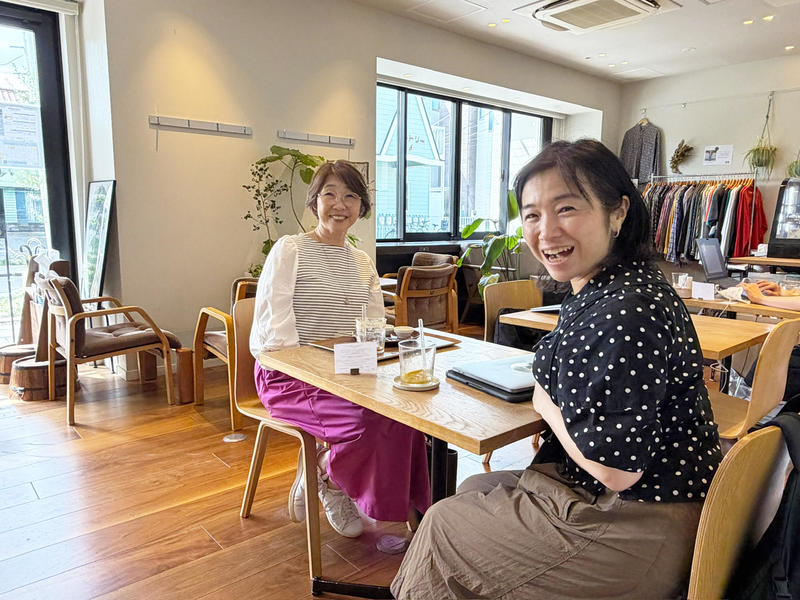 09TONARINO．店内i.jpg