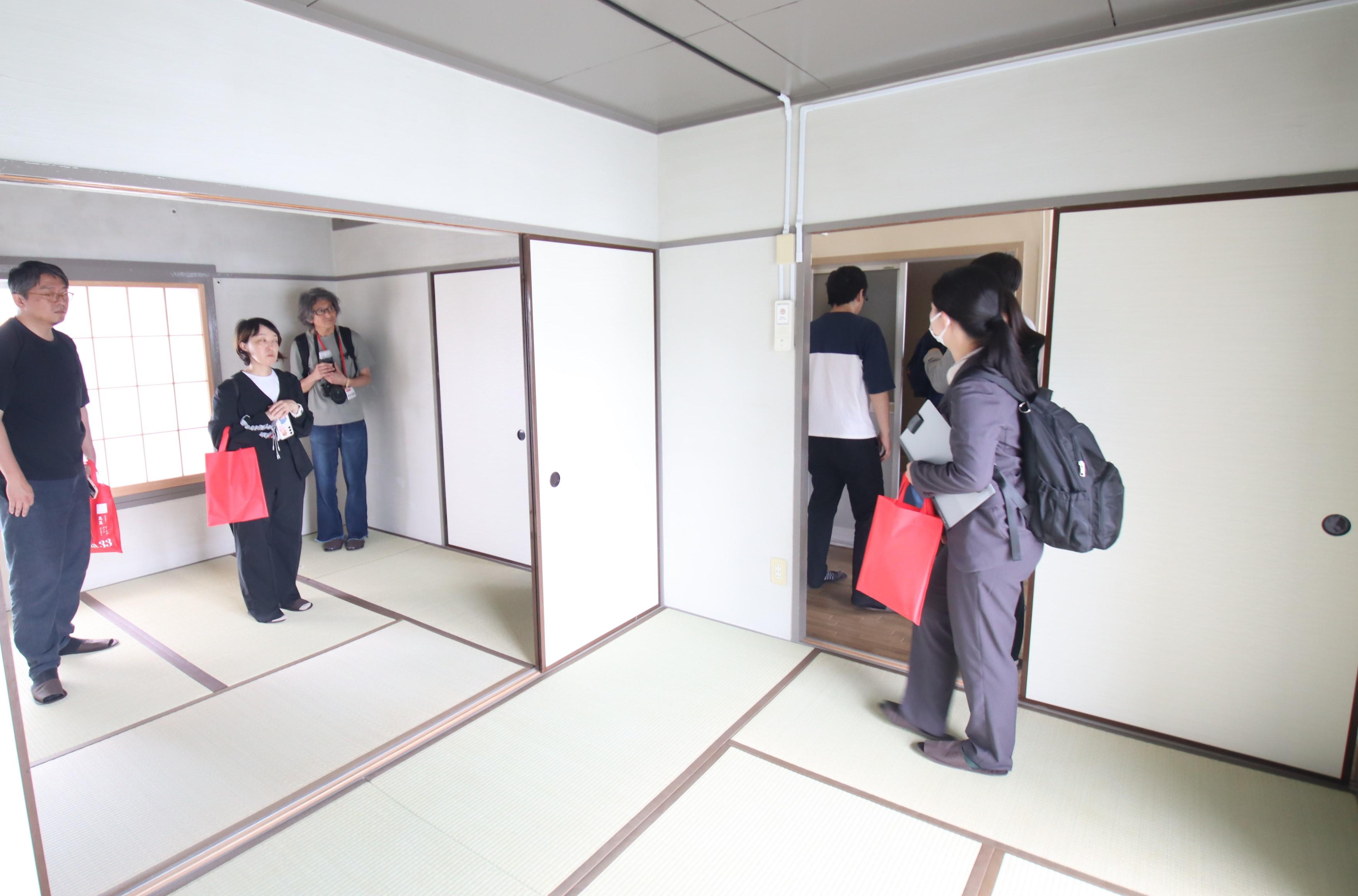 緑ヶ丘団地居室漆喰3.JPG