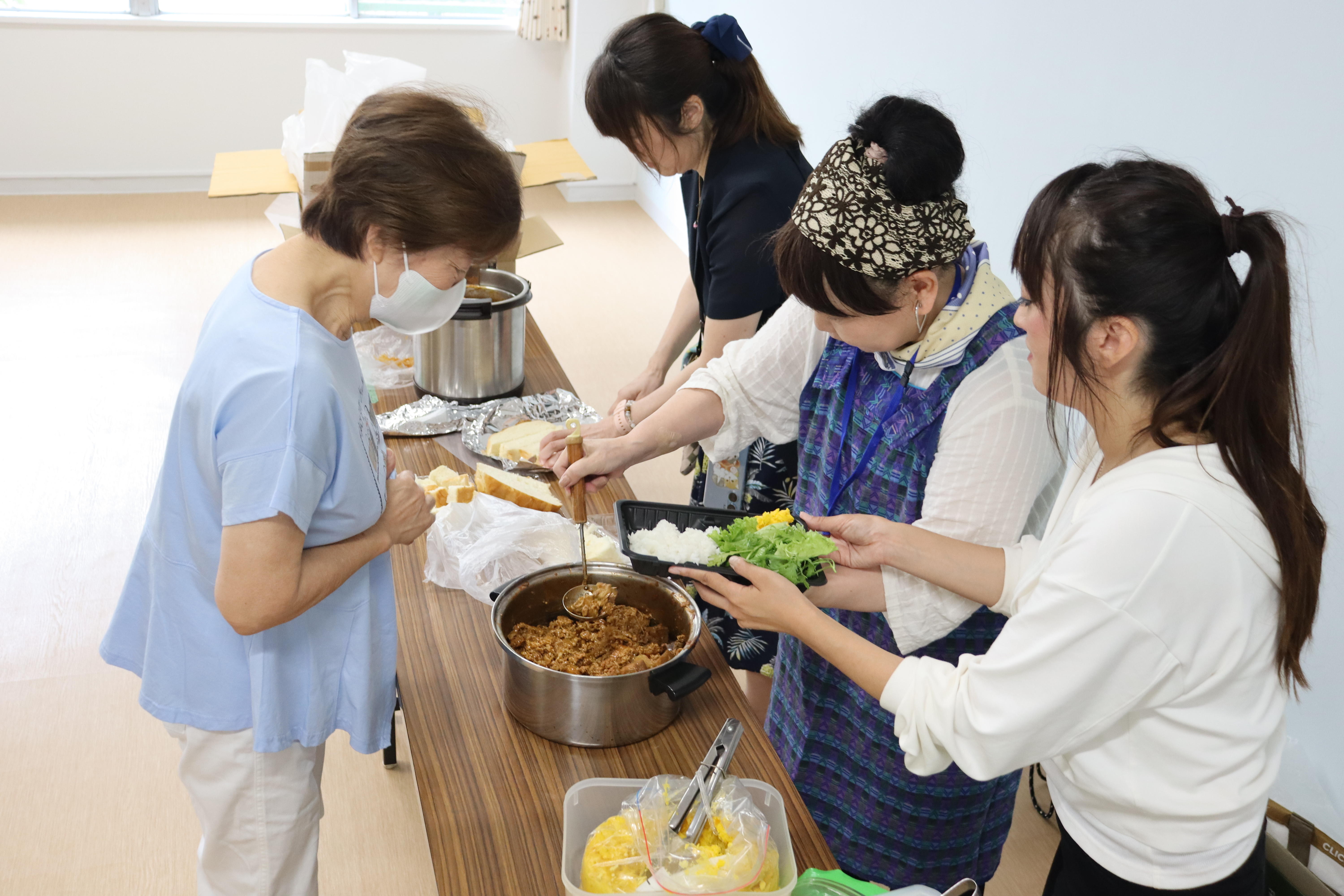 01みんなの食堂.JPG