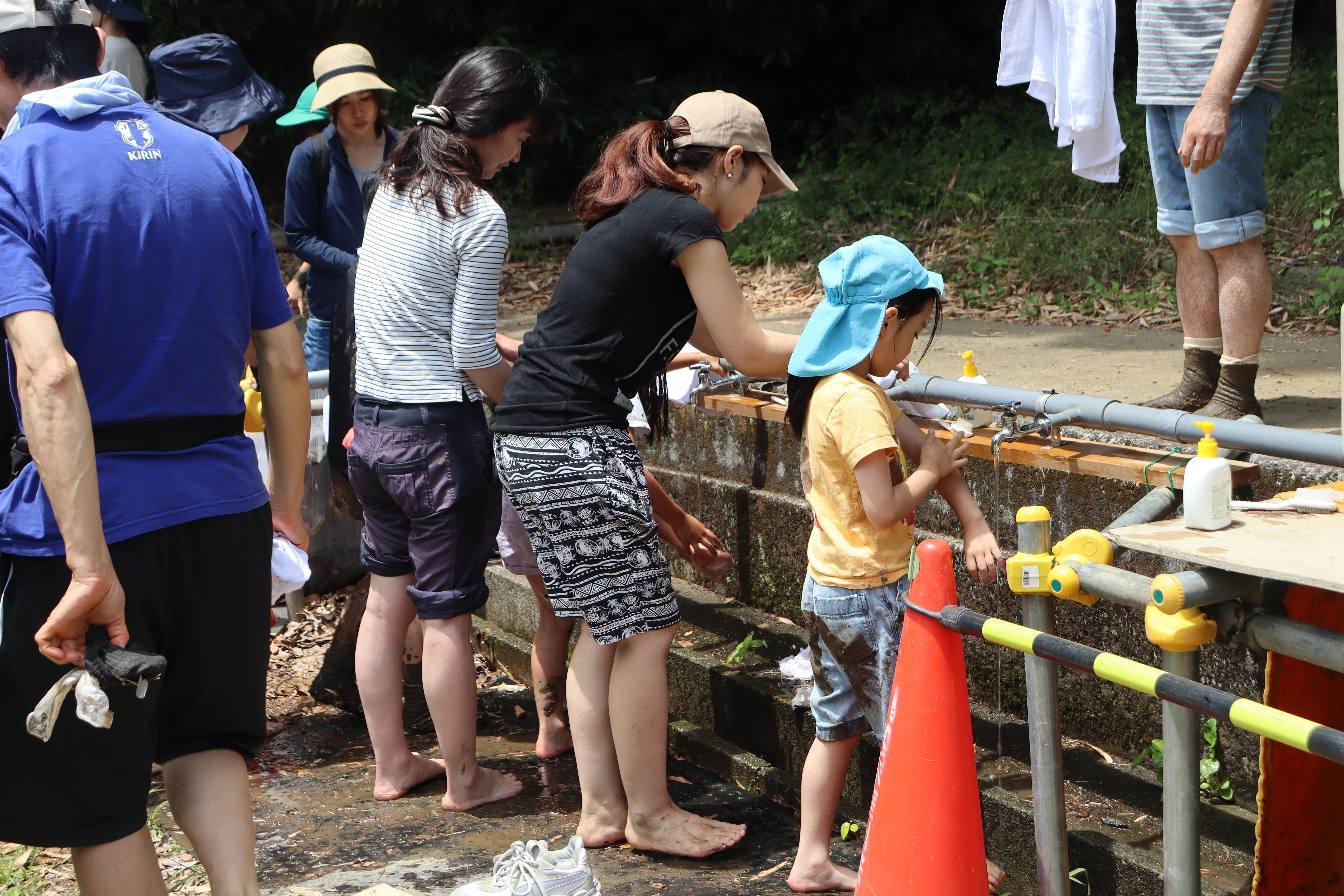14小田原小竹田植え.JPG